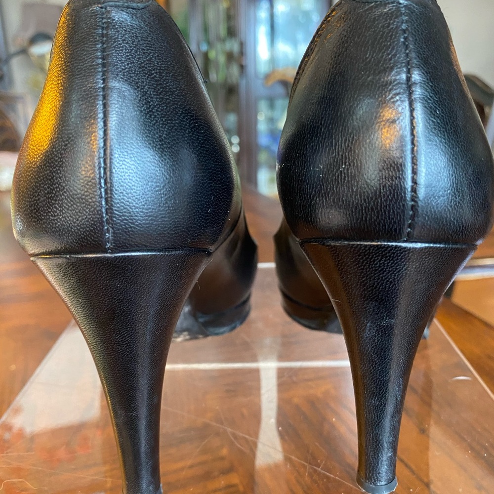 CARISMA Size 8 Black leather with Grey furry PomPom 3.75” heel on platform Pump - Picture 4 of 8
